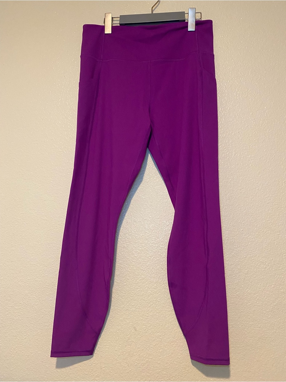 Greyson women’s Bright Purple  Leggings Size L